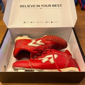 Women’s red Ringor softball cleats size 6